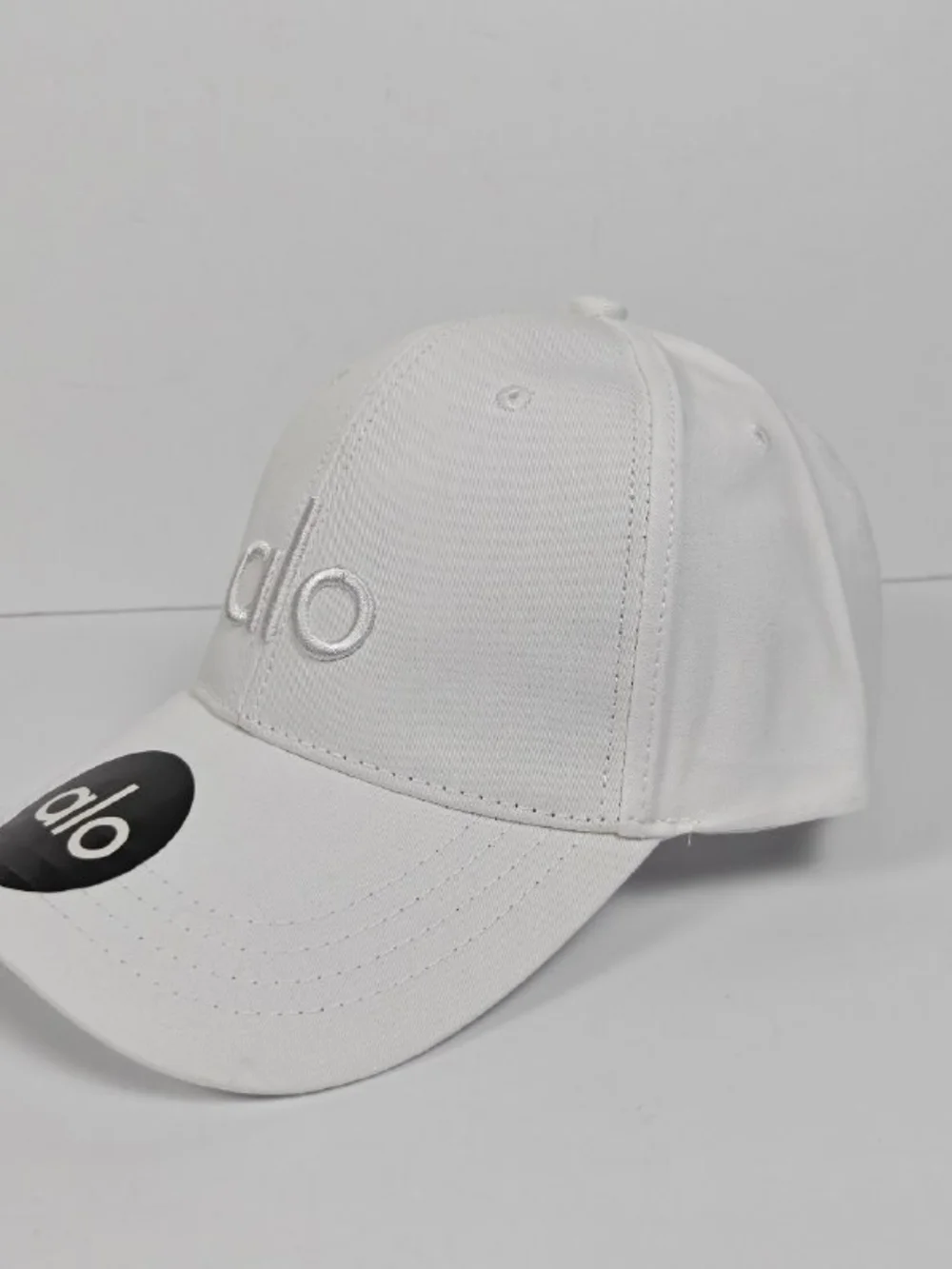Alo Yoga Performance Off-Duty White Cap